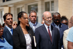 Agosto 12, 2022: Senator Kearney and colleagues join Governor Tom Wolf and  housing advocates and stakeholders in Philadelphia to celebrate the critical $375 million investment in the 2022-23 budget addressing the affordable housing crisis.