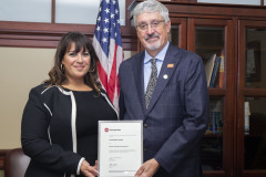 Octubre 26, 2022: The American Institute of Architects presented Sen. Kearney with its annual Government Award.