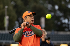 26 de septiembre de 2023: El senador Tim Kearney participa en el partido benéfico de softball legislativo 2023 Capitol All-Stars para luchar contra el hambre en Pensilvania.
