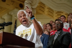 August 7, 2019: Senator Tim Kearney joins Gov. Wolf and U.S. Senator Bob Casey for a bipartisan event in remembrance of the victims of all gun violence and as a call-for-action after a weekend of mass shootings and a continued deaf-ear response from federal and state lawmakers to take up stricter gun laws.