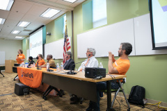 Junio 9, 2022: Senator Tim Kearney Hosts a Gun Violence Prevention Town Hall at DCIU in Morton. Over 100 concerned citizens and gun safety reform advocates were in attendance.