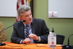 Junio 9, 2022: Senator Tim Kearney Hosts a Gun Violence Prevention Town Hall at DCIU in Morton. Over 100 concerned citizens and gun safety reform advocates were in attendance.