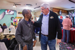 3 de marzo de 2022: El senador Tim Kearney y el representante Mike Zabel, en asociación con Compeer of Suburban Philadelphia, organizaron una noche de bolos para veteranos y familias.